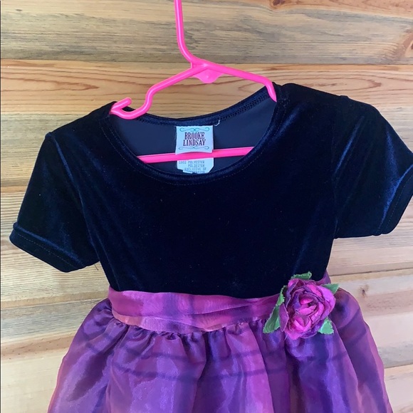 Adorable 3T Dress - Picture 2 of 5